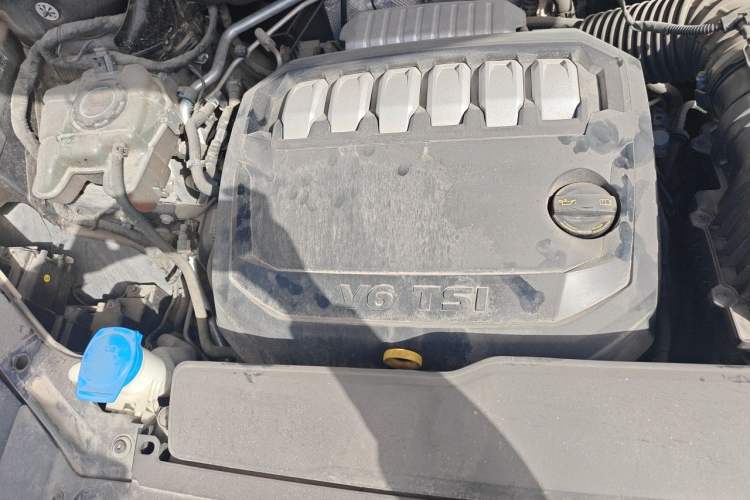 Used Volkswagen Teramont 2021 530 V6 Four-Wheel Drive Prestige Luxury Edition Engine Bay Right