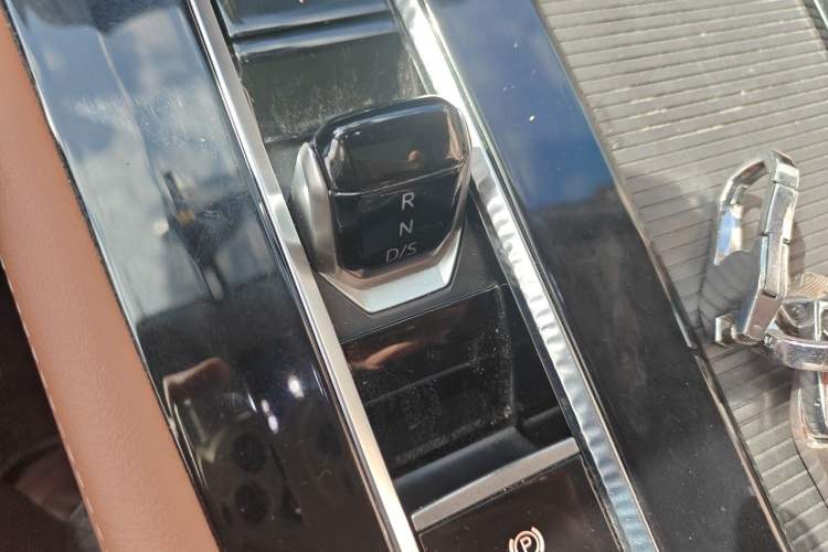 Used Volkswagen Teramont 2021 530 V6 Four-Wheel Drive Prestige Luxury Edition Gear Lever