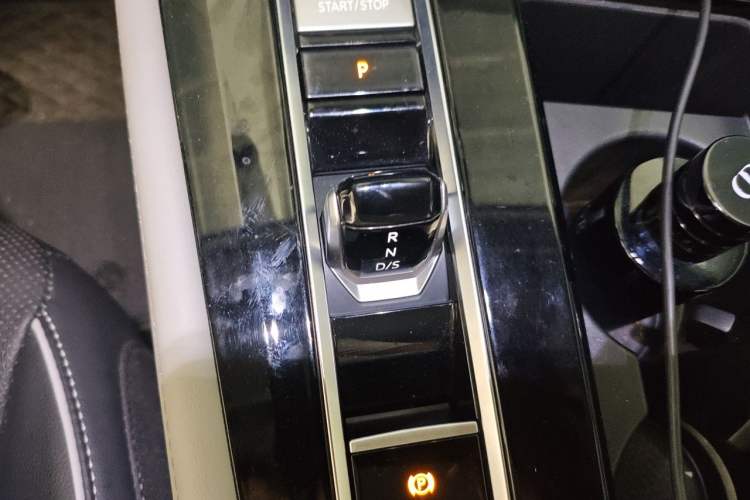 Used Volkswagen Teramont 2021 530 V6 Four-Wheel Drive Prestige Luxury Edition Gear Lever