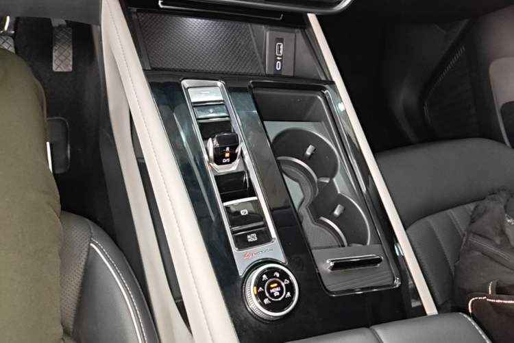 Used Volkswagen Teramont 2021 380TSI Four-Wheel Drive Prestige Luxury Edition Gear Lever