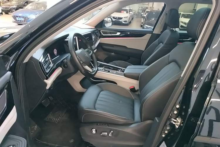 Used Volkswagen Teramont 2021 330TSI Two-Wheel-Drive Prestige Luxury Edition Left Front Seat