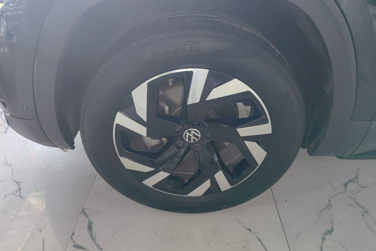 Used Volkswagen Teramont 2021 380TSI Four-Wheel Drive Prestige Luxury Edition Left Front Wheel Hub