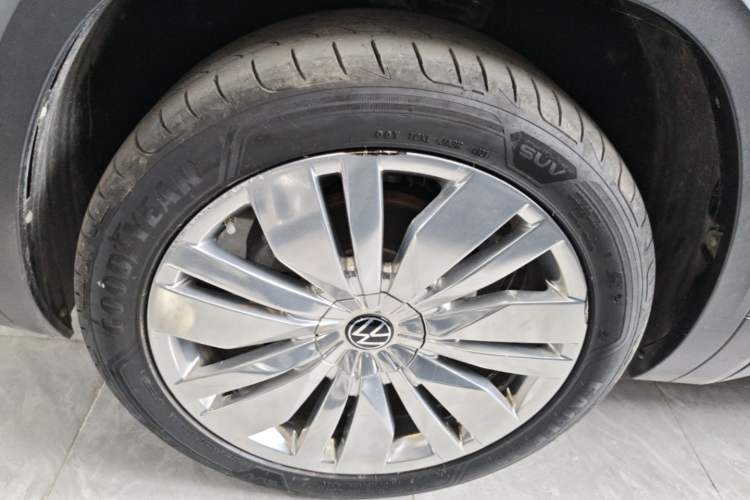 Used Volkswagen Teramont 2021 380TSI Four-Wheel Drive Prestige Flagship Edition Left Front Wheel Hub