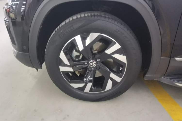 Used Volkswagen Teramont 2021 380TSI Four-Wheel Drive Prestige Luxury Edition Left Front Wheel Hub