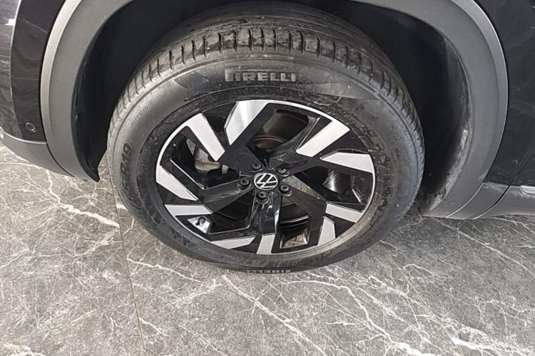 Used Volkswagen Teramont 2021 380TSI Four-Wheel Drive Prestige Luxury Edition Left Front Wheel Hub