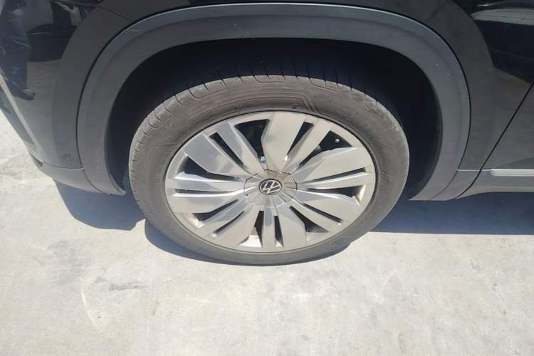 Used Volkswagen Teramont 2021 380TSI Four-Wheel Drive Prestige Flagship Edition Left Front Wheel Hub