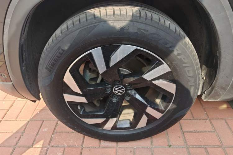 Used Volkswagen Teramont 2021 380TSI Four-Wheel Drive Prestige Luxury Edition Left Front Wheel Hub