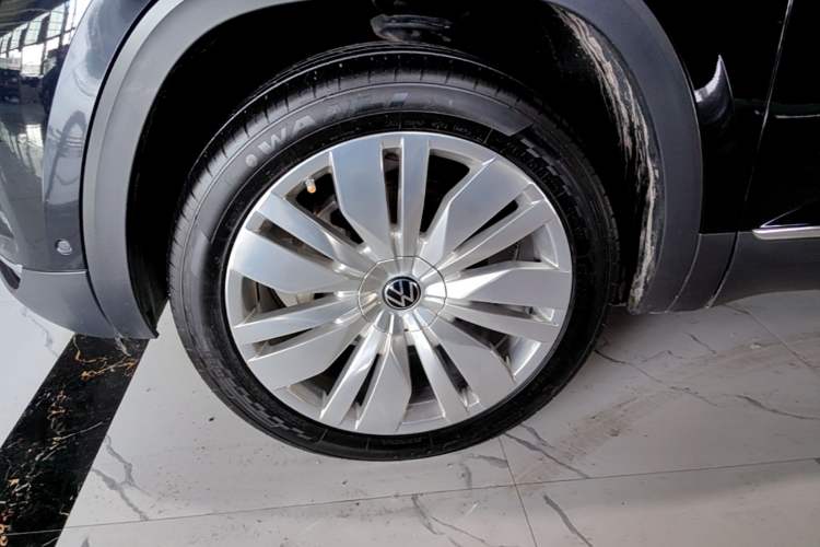 Used Volkswagen Teramont 2021 380TSI Four-Wheel Drive Prestige Flagship Edition Left Front Wheel Hub