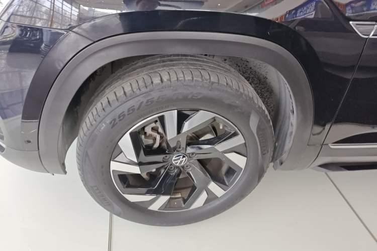 Used Volkswagen Teramont 2021 380TSI Four-Wheel Drive Prestige Luxury Edition Left Front Wheel Hub