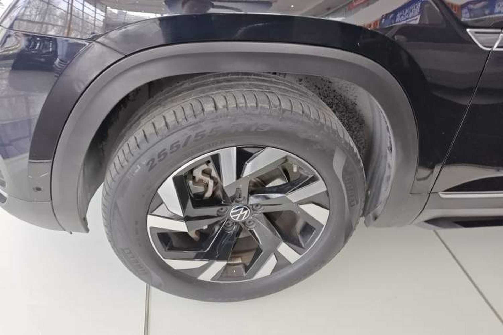 Used Volkswagen Teramont 2021 380TSI Four-Wheel Drive Prestige Luxury Edition Left Front Wheel Hub