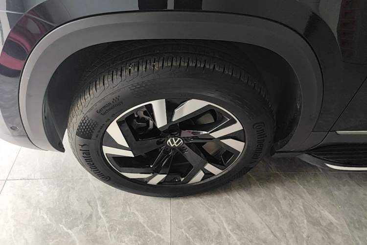 Used Volkswagen Teramont 2021 380TSI Four-Wheel Drive Prestige Luxury Edition Left Front Wheel Hub