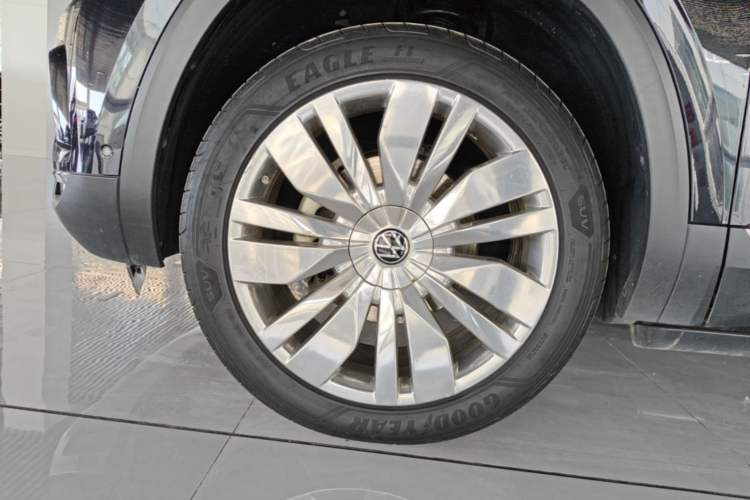 Used Volkswagen Teramont 2021 530 V6 All-Wheel Drive Prestige Flagship Edition Left Front Wheel Hub