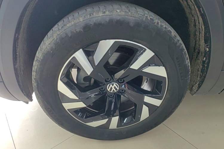 Used Volkswagen Teramont 2021 380TSI Four-Wheel Drive Prestige Luxury Edition Left Front Wheel Hub