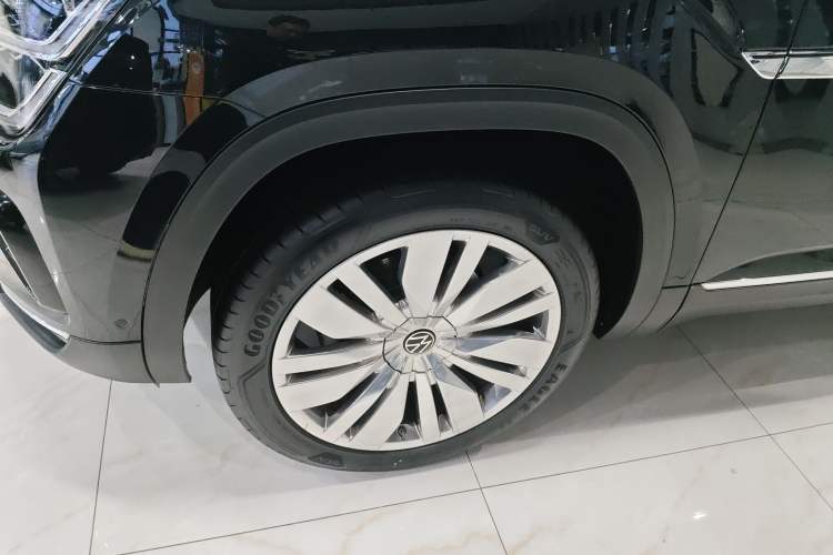 Used Volkswagen Teramont 2021 530 V6 All-Wheel Drive Prestige Flagship Edition Left Front Wheel Hub