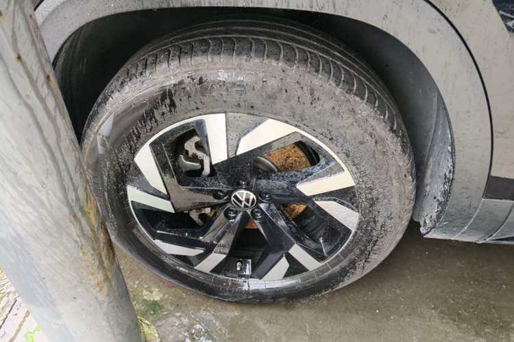 Used Volkswagen Teramont 2021 330TSI Two-Wheel-Drive Prestige Luxury Edition Left Front Wheel Hub