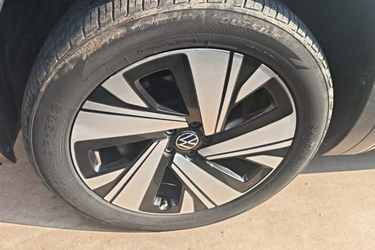 Used Volkswagen Teramont 2021 330TSI Two-Wheel-Drive Prestige Luxury Edition Left Front Wheel Hub