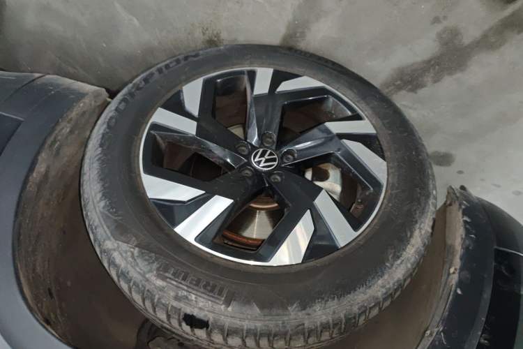 Used Volkswagen Teramont 2021 380TSI Four-Wheel Drive Prestige Luxury Edition Left Front Wheel Hub