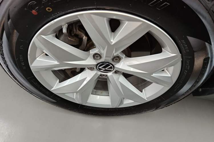 Used Volkswagen Teramont 2021 380TSI Four-Wheel Drive Luxury Edition Left Front Wheel Hub
