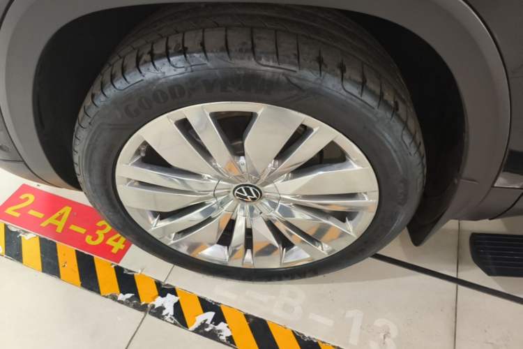 Used Volkswagen Teramont 2021 380TSI Four-Wheel Drive Prestige Flagship Edition Left Front Wheel Hub