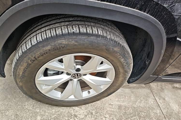 Used Volkswagen Teramont 2021 380TSI Four-Wheel Drive Luxury Edition Left Front Wheel Hub