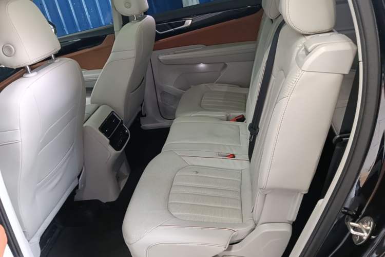 Used Volkswagen Teramont 2021 330TSI Two-Wheel-Drive Prestige Luxury Edition Left Rear Seat