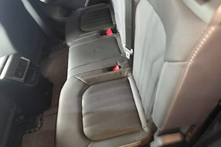 Used Volkswagen Teramont 2021 380TSI Four-Wheel Drive Prestige Luxury Edition Left Rear Seat