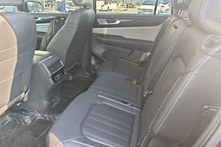 Used Volkswagen Teramont 2021 330TSI Two-Wheel-Drive Prestige Luxury Edition Left Rear Seat