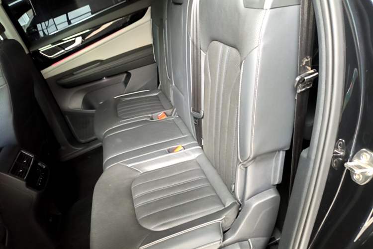Used Volkswagen Teramont 2021 380TSI Four-Wheel Drive Prestige Luxury Edition Left Rear Seat