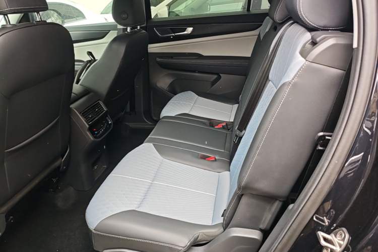 Used Volkswagen Teramont 2021 380TSI Four-Wheel Drive Luxury Edition Left Rear Seat