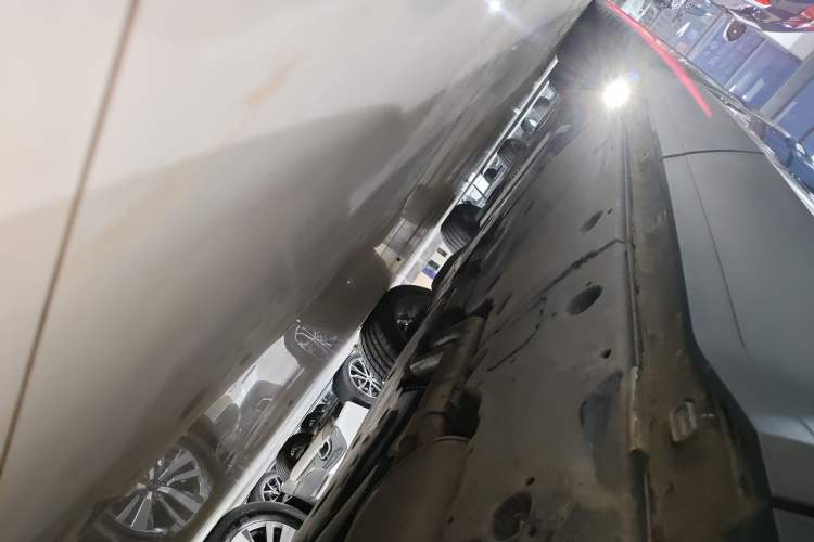 Used Volkswagen Teramont 2021 530 V6 All-Wheel Drive Prestige Flagship Edition Left Side Sill