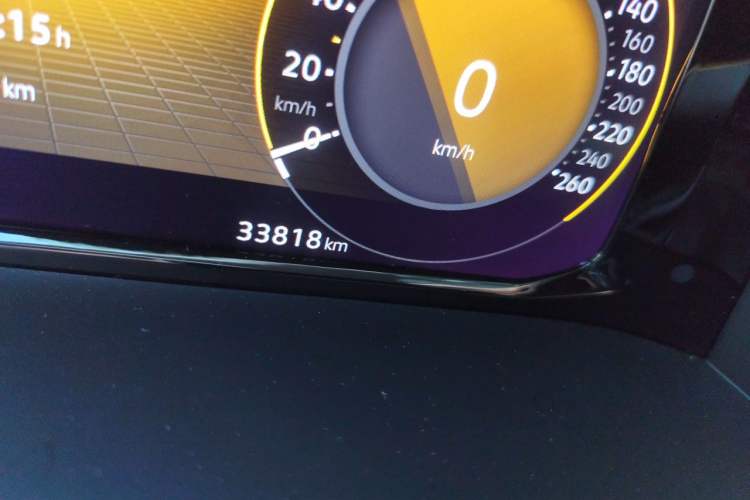 Used Volkswagen Teramont 2021 530 V6 Four-Wheel Drive Prestige Luxury Edition Odometer Close Up