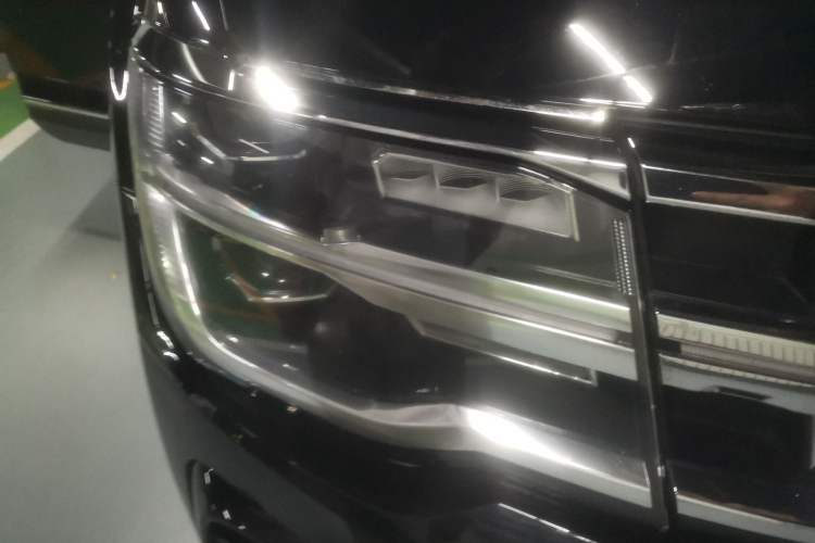 Used Volkswagen Teramont 2021 380TSI Four-Wheel Drive Prestige Luxury Edition Right Front Headlight