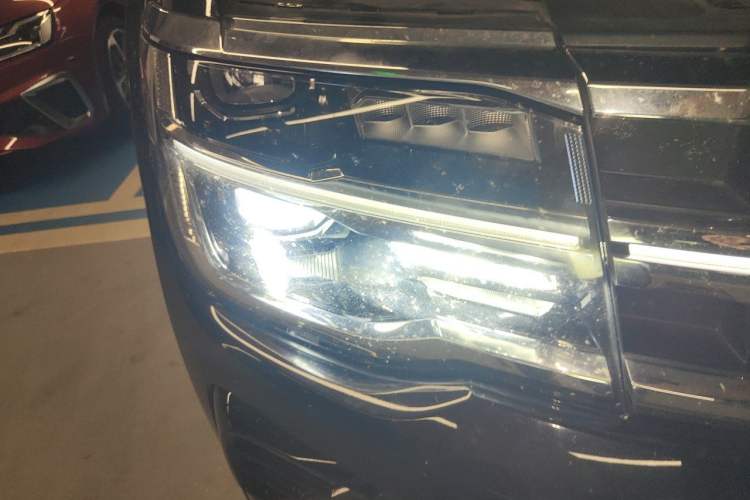 Used Volkswagen Teramont 2021 380TSI Four-Wheel Drive Prestige Luxury Edition Right Front Headlight
