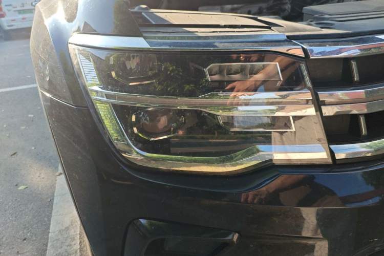 Used Volkswagen Teramont 2021 330TSI Two-Wheel-Drive Prestige Luxury Edition Right Front Headlight