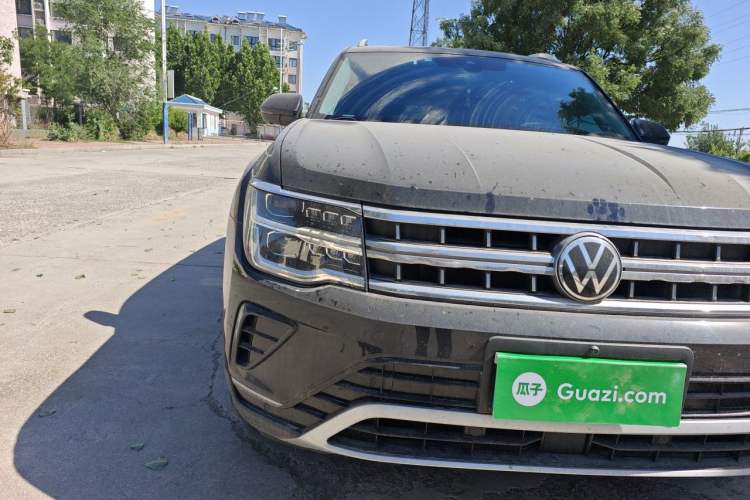 Used Volkswagen Teramont 2021 380TSI Four-Wheel Drive Prestige Flagship Edition Right Front Headlight