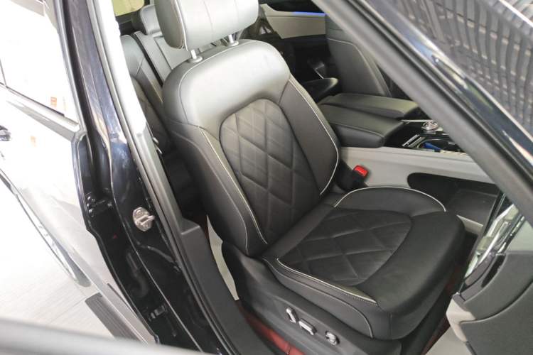 Used Volkswagen Teramont 2021 530 V6 All-Wheel Drive Prestige Flagship Edition Right Front Seat