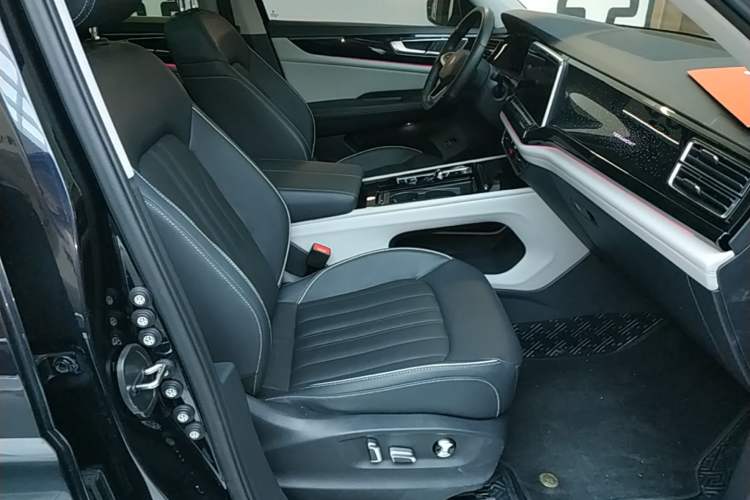 Used Volkswagen Teramont 2021 330TSI Two-Wheel-Drive Prestige Luxury Edition Right Front Seat