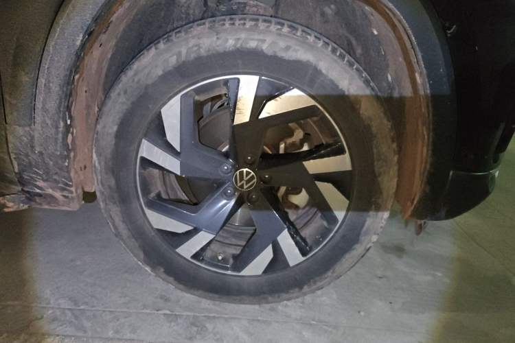 Used Volkswagen Teramont 2021 380TSI Four-Wheel Drive Prestige Luxury Edition Right Front Wheel Hub