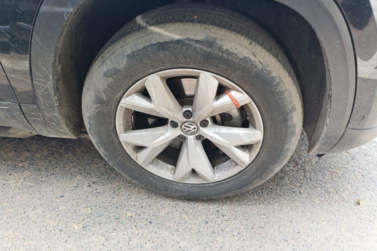 Used Volkswagen Teramont 2021 380TSI Four-Wheel Drive Luxury Edition Right Front Wheel Hub
