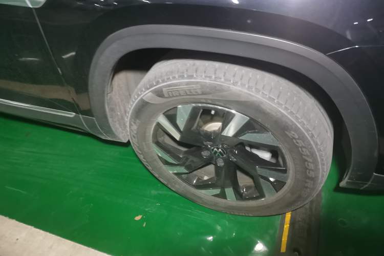 Used Volkswagen Teramont 2021 380TSI Four-Wheel Drive Prestige Luxury Edition Right Front Wheel Hub