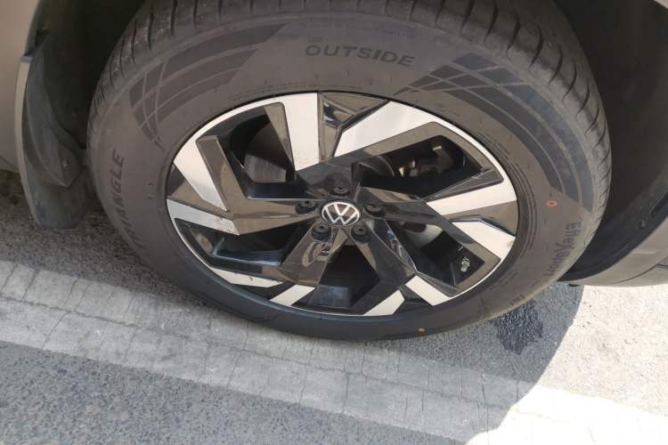Used Volkswagen Teramont 2021 380TSI Four-Wheel Drive Prestige Luxury Edition Right Front Wheel Hub