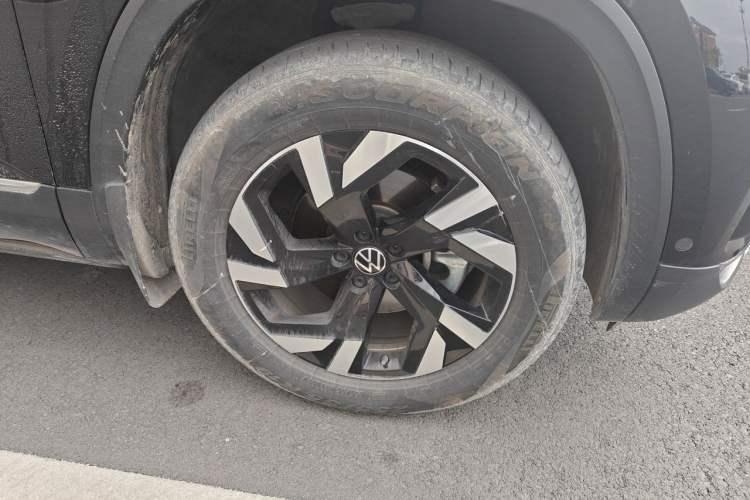 Used Volkswagen Teramont 2021 530 V6 Four-Wheel Drive Prestige Luxury Edition Right Front Wheel Hub