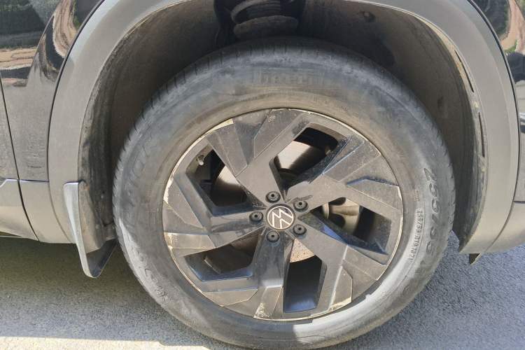 Used Volkswagen Teramont 2021 380TSI Four-Wheel Drive Prestige Luxury Edition Right Front Wheel Hub
