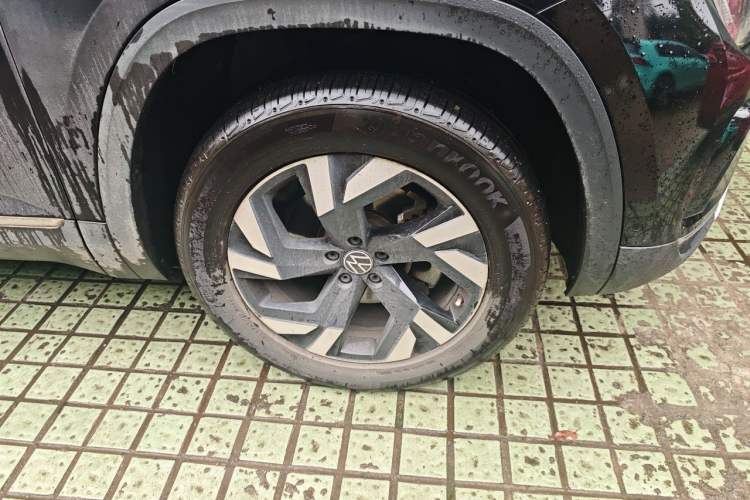 Used Volkswagen Teramont 2021 380TSI Four-Wheel Drive Prestige Luxury Edition Right Front Wheel Hub