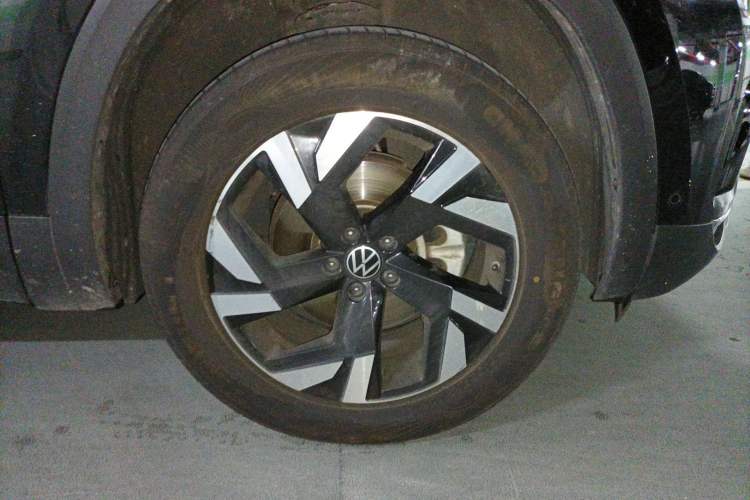 Used Volkswagen Teramont 2021 330TSI Two-Wheel-Drive Prestige Luxury Edition Right Front Wheel Hub