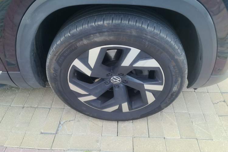 Used Volkswagen Teramont 2021 380TSI Four-Wheel Drive Prestige Luxury Edition Right Front Wheel Hub