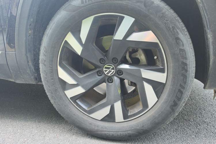 Used Volkswagen Teramont 2021 380TSI Four-Wheel Drive Prestige Luxury Edition Right Front Wheel Hub
