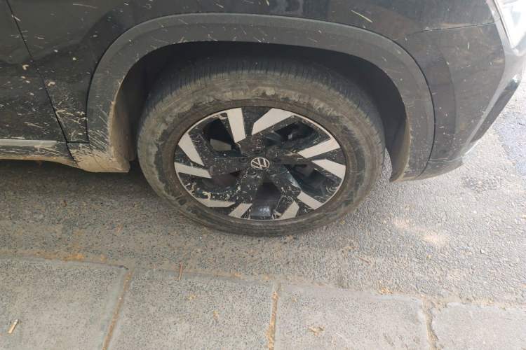 Used Volkswagen Teramont 2021 380TSI Four-Wheel Drive Prestige Luxury Edition Right Front Wheel Hub