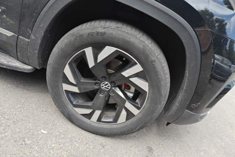 Used Volkswagen Teramont 2021 380TSI Four-Wheel Drive Prestige Luxury Edition Right Front Wheel Hub