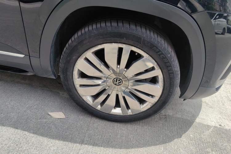 Used Volkswagen Teramont 2021 380TSI Four-Wheel Drive Prestige Luxury Edition Right Front Wheel Hub